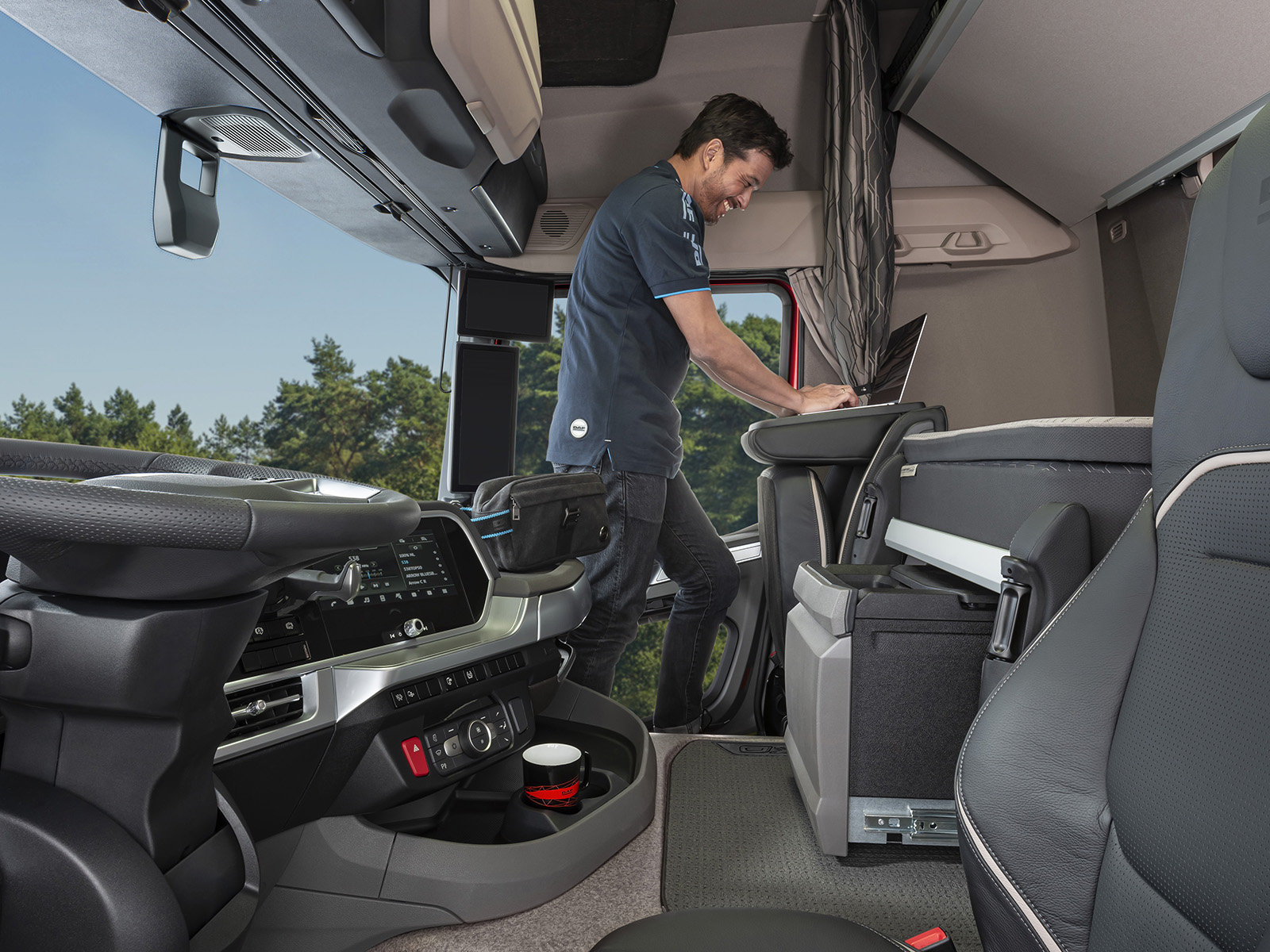 Hotspot-detail-XD-foldable-seat-2024171